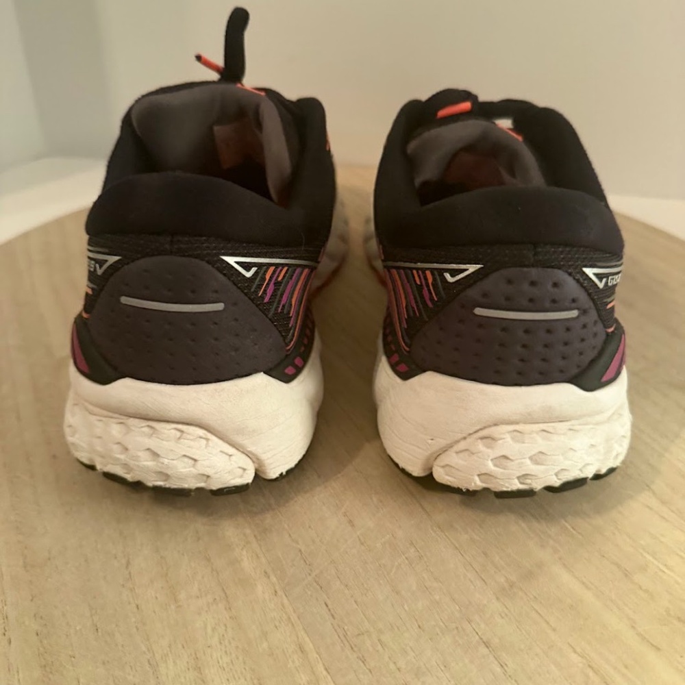 Brooks Adrenaline GTS 19 Women’s Running Shoes Size 9 – Black/Purple/Coral - Picture 4 of 7